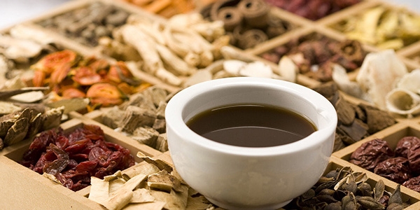 Bài thuốc đông y giảm đau bụng kinh 1