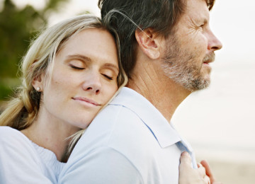 Bí quyết “chăn gối” tuổi mãn kinh Bí quyết “chăn gối” tuổi mãn kinh