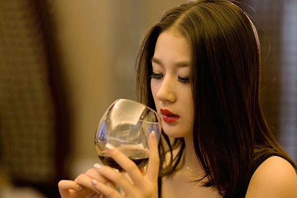 Phụ nữ nên loại bỏ rượu trong những ngày kinh nguyệt( ảnh minh hoạ)
